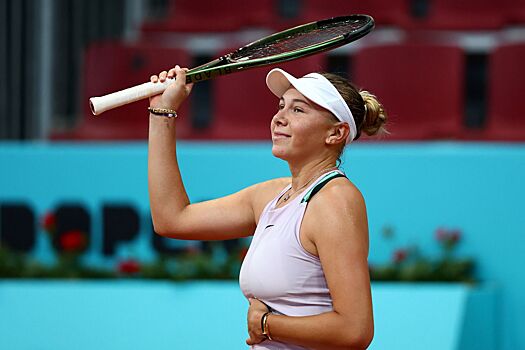 Аманда Анисимова вышла в третий круг турнира в Монреале, где сыграет с Эммой Радукану