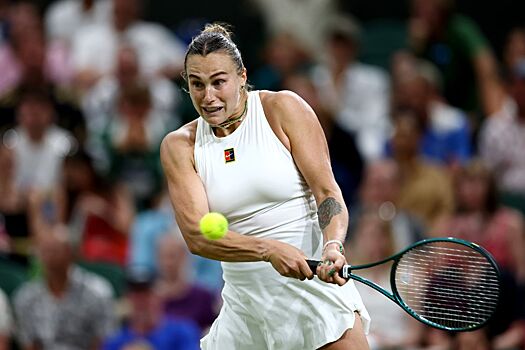 Арина Соболенко обыграла Элисе Мертенс и вышла в четвертьфинал Уимблдона-2025