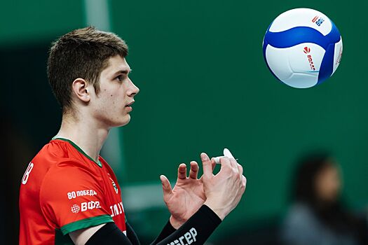 Российский диагональный Молотков перешёл во французский клуб «Париж Воллей»