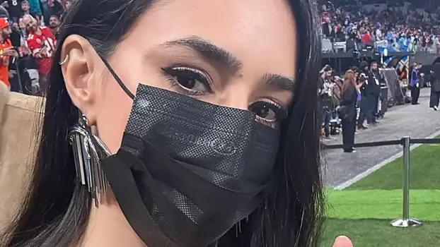 У известной блогерши обнаружили целлюлит на лице