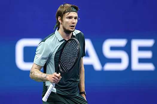 Бублик вышел в 3-й круг «Мастерса» в Париже, обыграв Муте в двух сетах