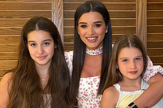 Телеведущая Бородина снялась с мужем и детьми на фоне слухов о разводе