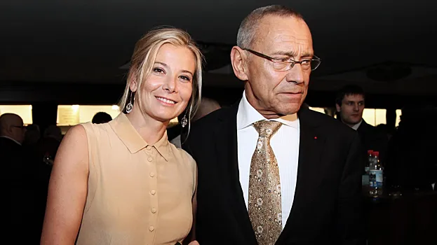 Юлия Высоцкая объяснила, почему ей важно восхищаться супругом: «Жизненно необходимо»