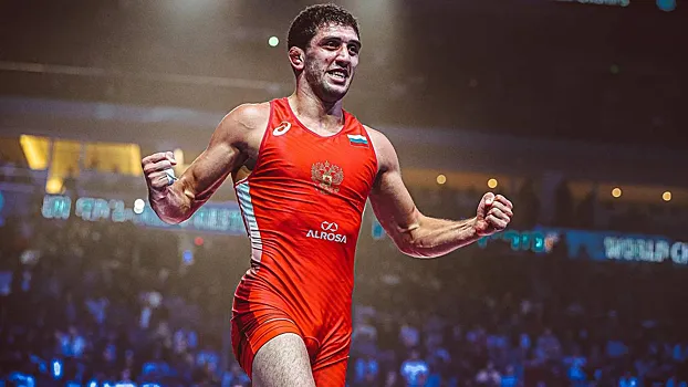 Махачев оценил перспективы борца Сидакова в ММА