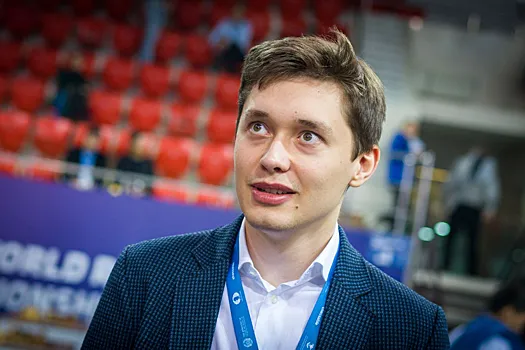 Первые партии 1/8 финала КМ Есипенко — Гребнев и Дубов — Шенкленд завершились вничью