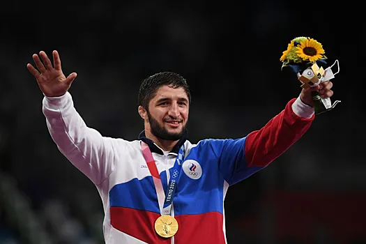 «Лучший в этом деле». Садулаев поздравил Махачева после победы в бое с Маддаленой