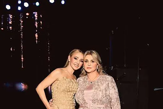 Фигуристка Татьяна Навка опубликовала редкое фото с матерью Раисой