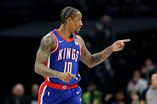 Названы пять команд, интересующихся Демаром Дерозаном — ClutchPoint