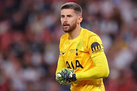 Тренер «Тоттенхэма» раскритиковал фанатов, освиставших Викарио в матче с «Фулхэмом»