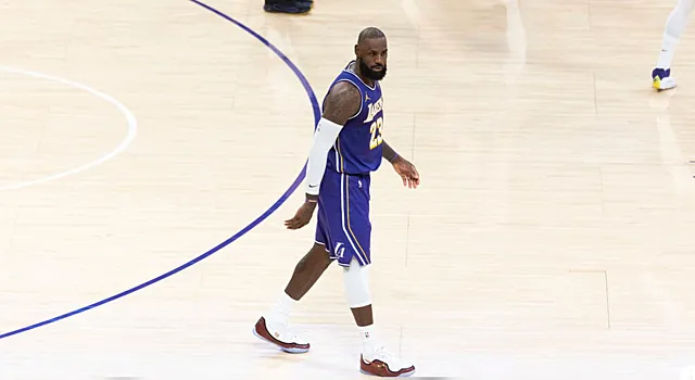 Стивен Эй Смит: «Лейкерс» обменяют Леброна – из-за его возраста»