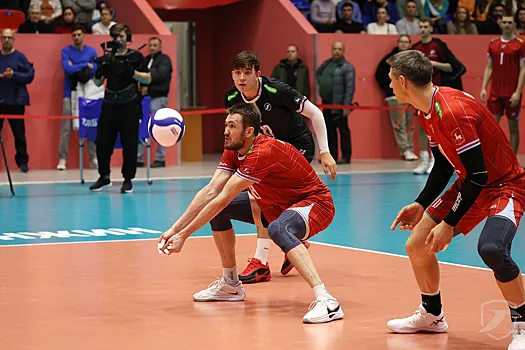 Третье поражение подряд в суперлиге потерпели волейболисты «Горького»