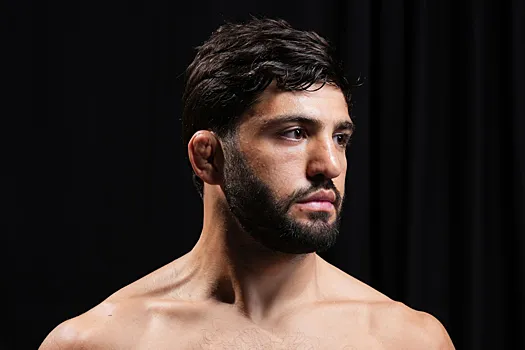 Арман Царукян тренируется с чемпионом ОИ-2020 по вольной борьбе Заурбеком Сидаковым